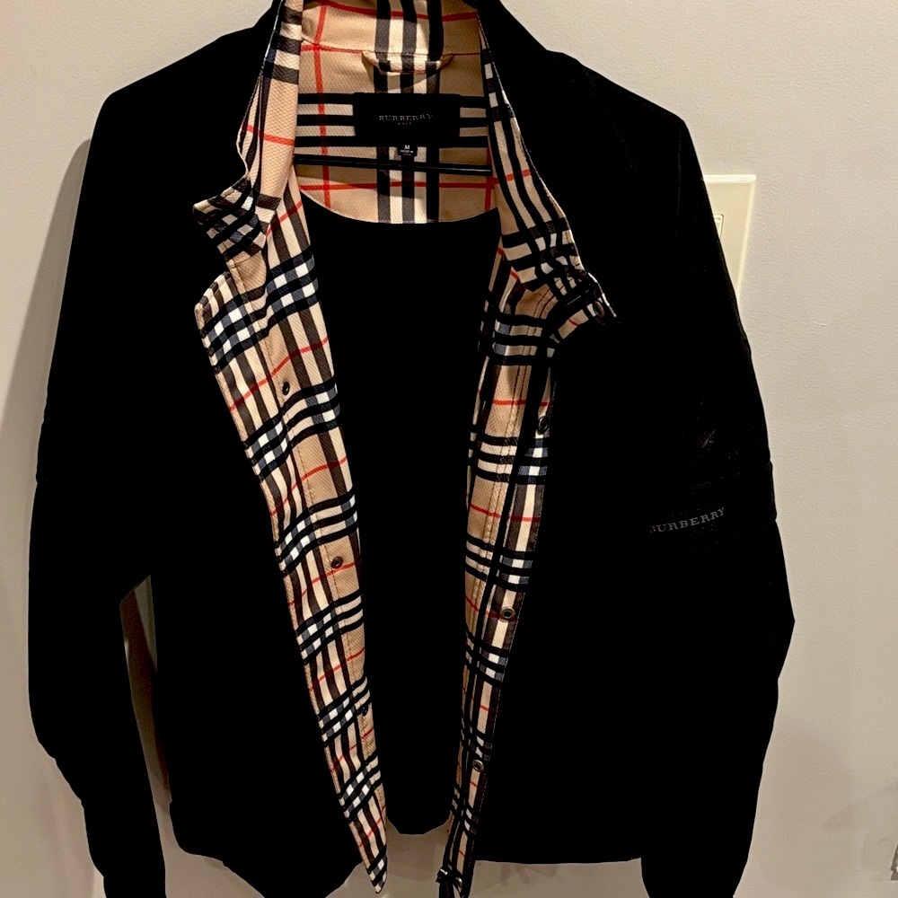Burberry Black Jacket with Iconic Check Lining. Convertible long/short sleeves
